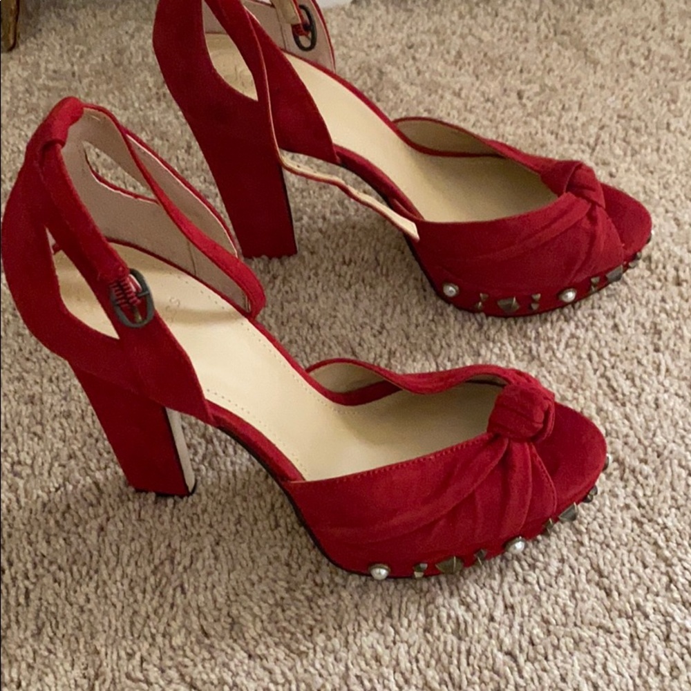 Guess wedges